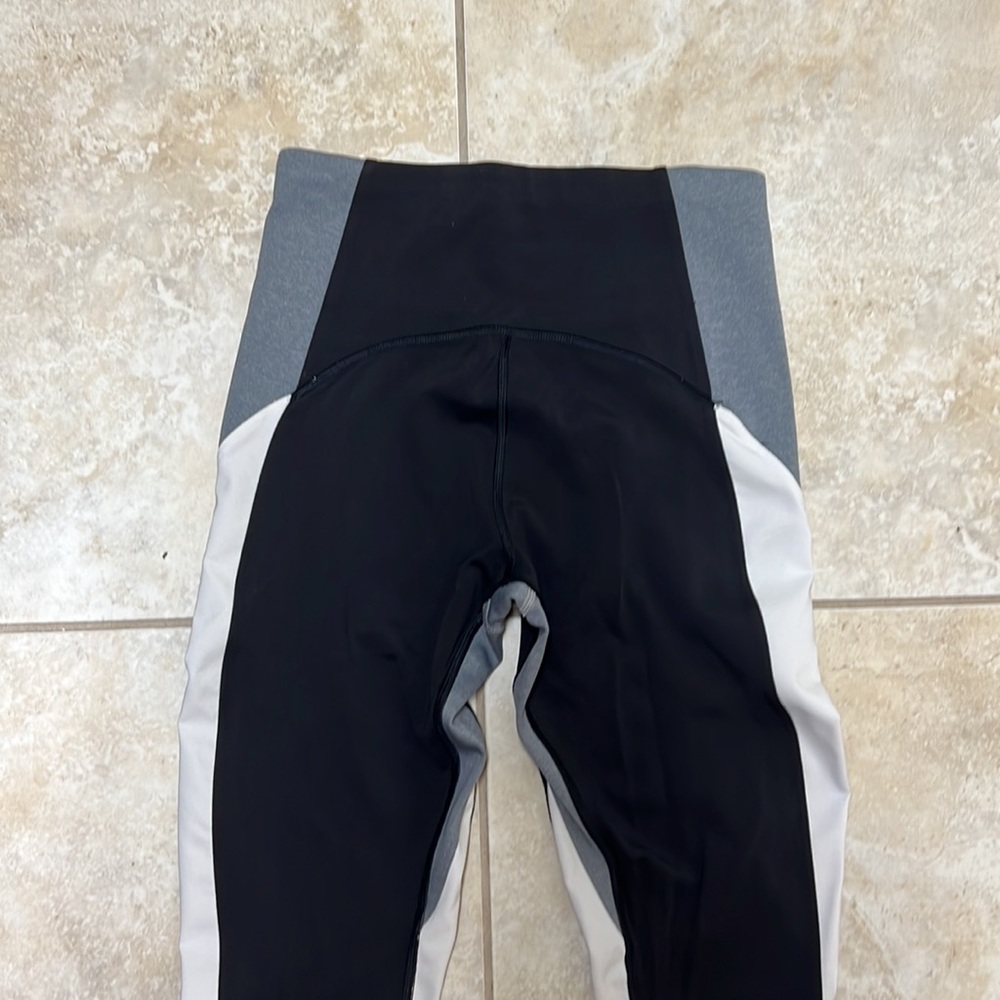 Athleta crest colorblock tight small black, gray white - Picture 10 of 11